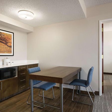 Hampton Inn & Suites Dallas-Мескит Экстерьер фото