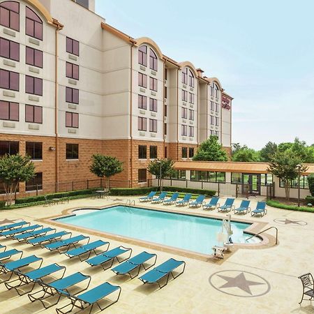 Hampton Inn & Suites Dallas-Мескит Экстерьер фото