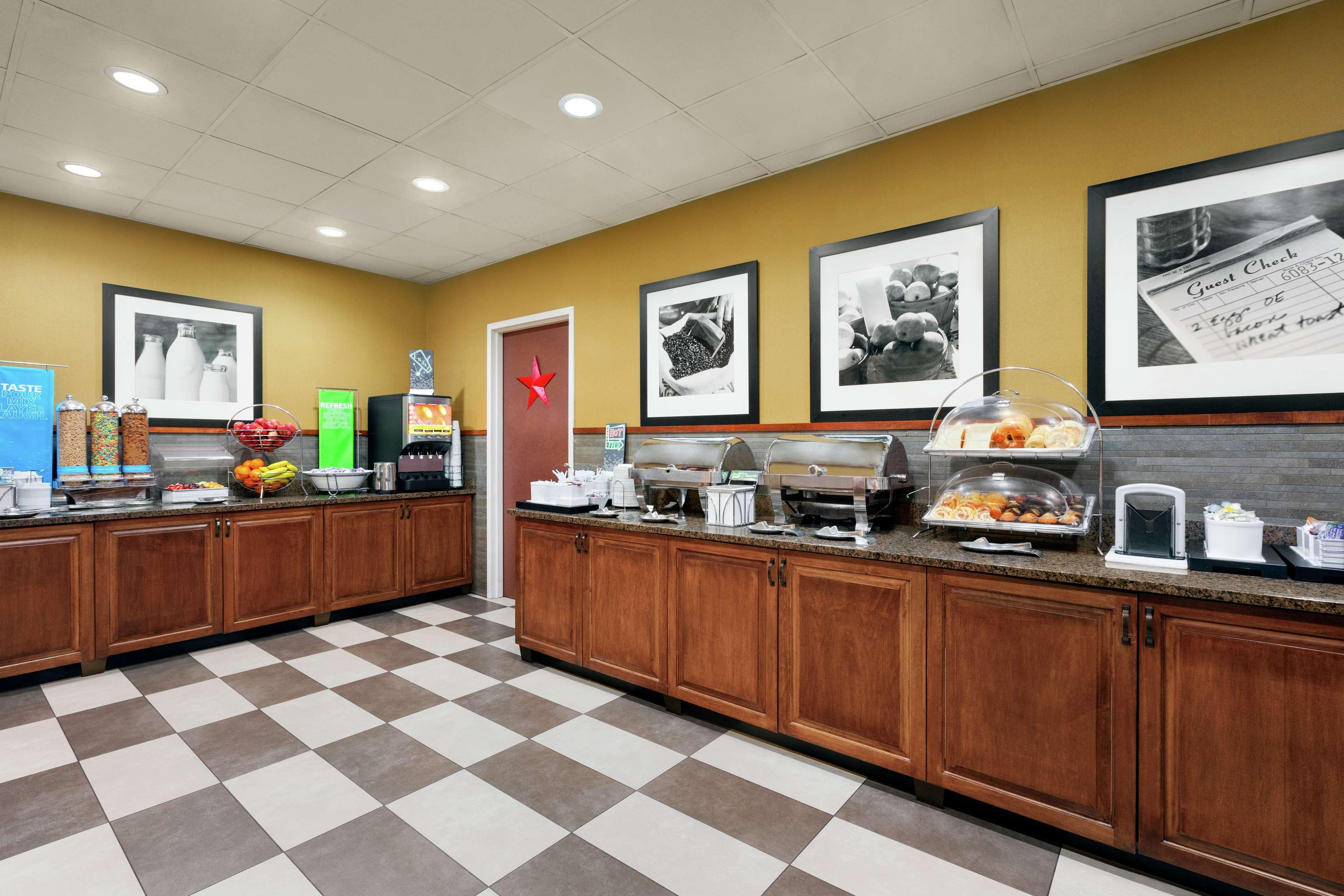 Hampton Inn & Suites Dallas-Мескит Экстерьер фото