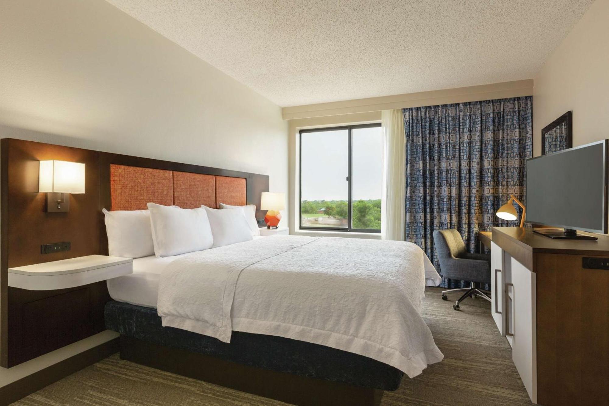Hampton Inn & Suites Dallas-Мескит Экстерьер фото