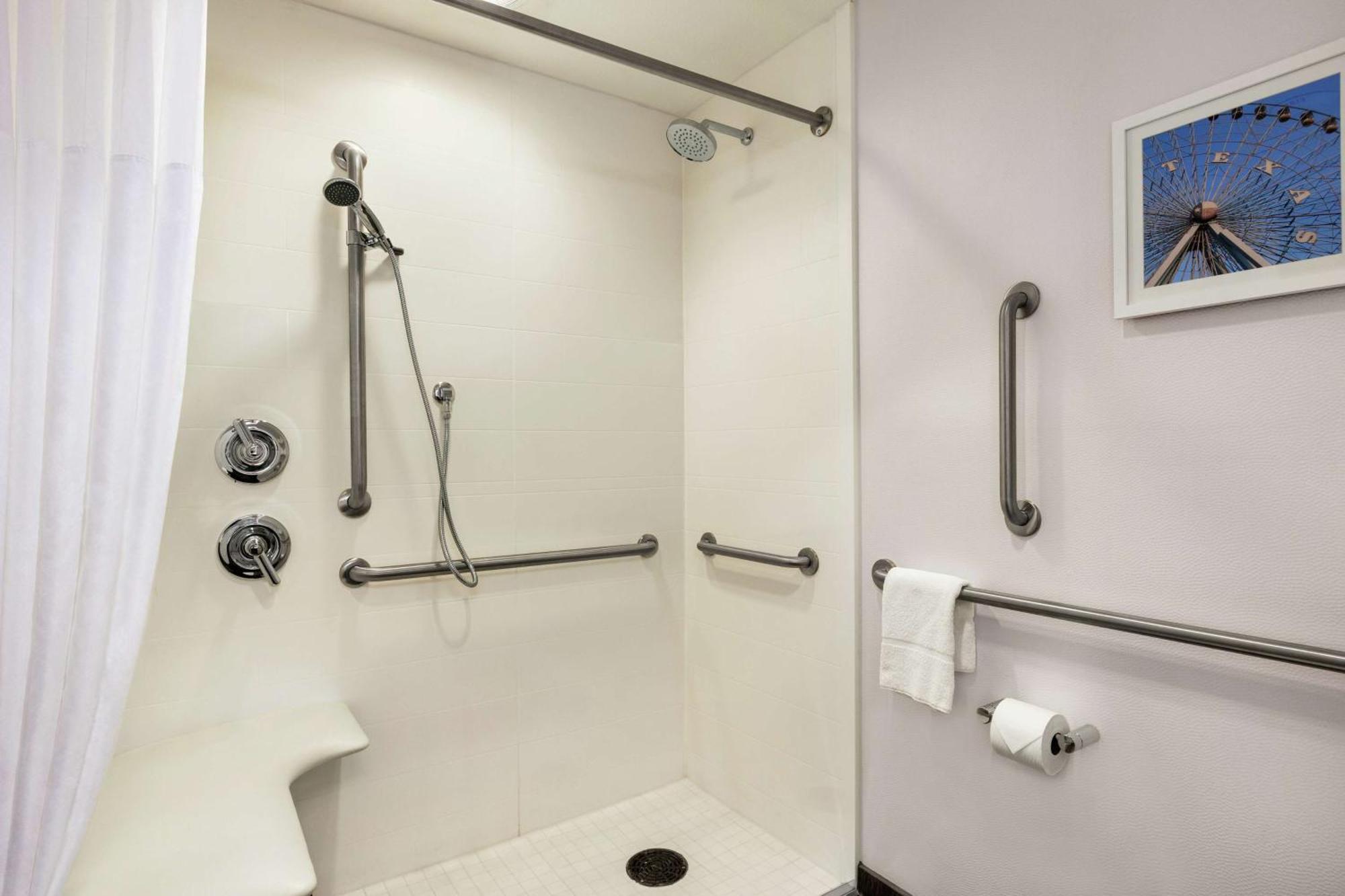 Hampton Inn & Suites Dallas-Мескит Экстерьер фото