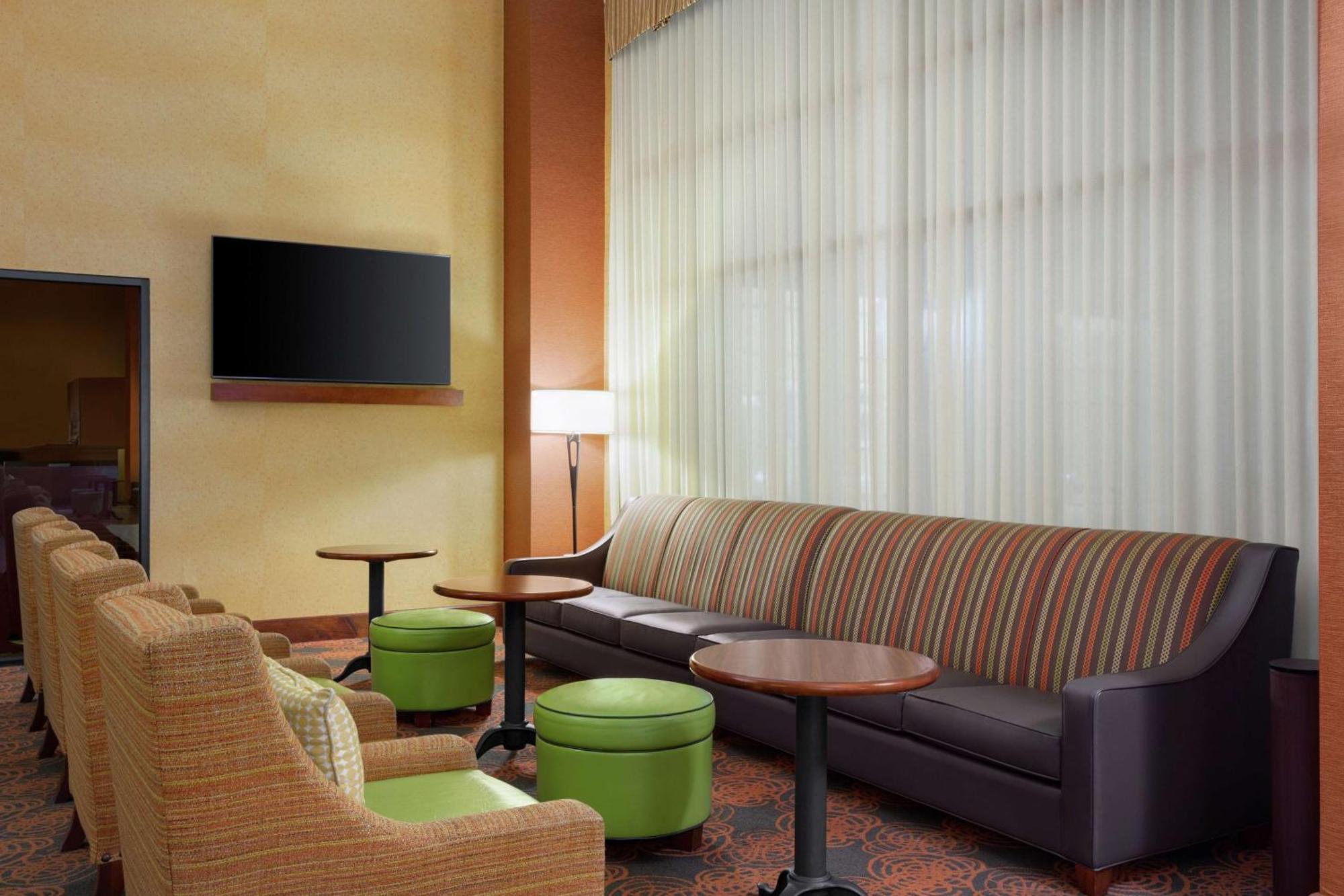 Hampton Inn & Suites Dallas-Мескит Экстерьер фото