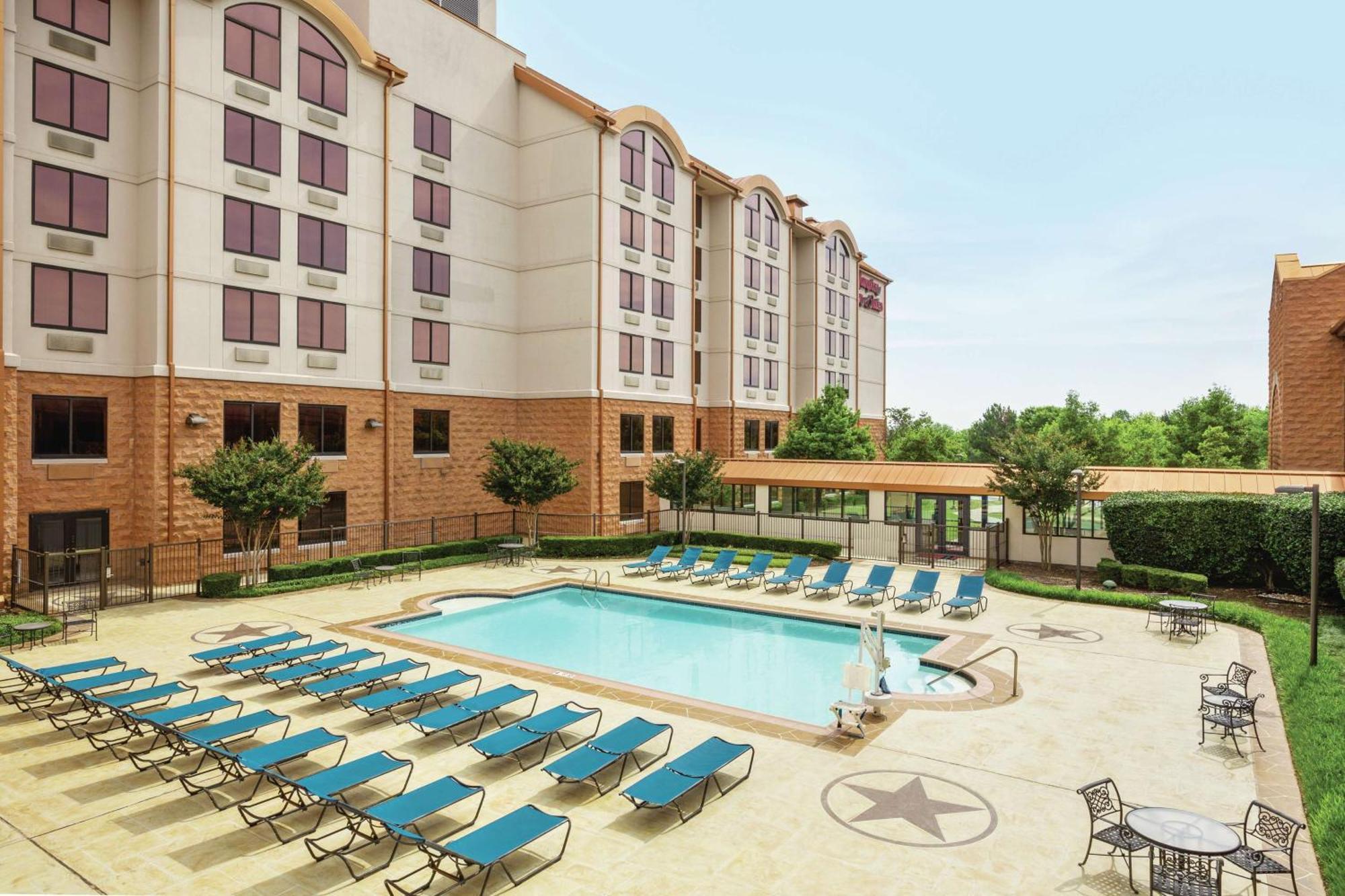 Hampton Inn & Suites Dallas-Мескит Экстерьер фото