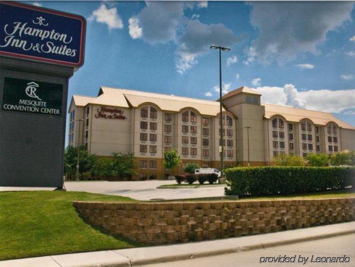 Hampton Inn & Suites Dallas-Мескит Экстерьер фото